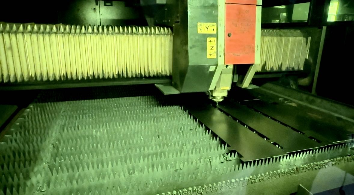 Precautions for laser cutting of different plates in sheet metal processing.